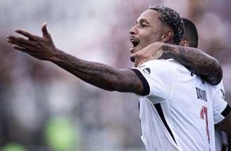 Vasco cresceu ofensivamente após chegada de Renato Gaúcho, mas ainda busca equilíbrio defensivo –