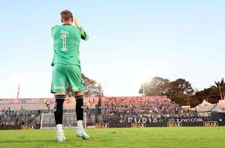 Raul fez uma sequência de grandes defesas no prélio contra o Bragantino –