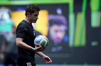 Falcão faz gol de letra na Kings League –