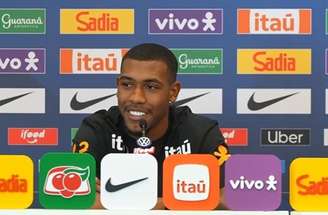 Rayan está voando na Inglaterra. Nesta terça, ele participou de entrevista coletiva, em Orlando –