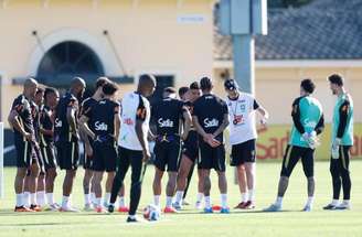 Ancelotti tem problemas em primeiro dia de treino nos EUA –