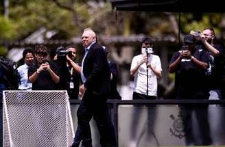 Justiça exige explicações financeiras e alerta para risco de intervenção no Corinthians –