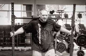 Jorginho, jogador do Flamengo, e a cantora Chappell Roan – Fotos: Divulgação Flamengo e Instagram