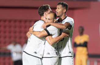 Vitória é surpreendido dentro do Barradão e perde para o Botafogo-PB –