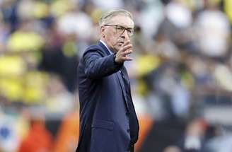 Neymar tem dificuldades de ter sequência em campo-