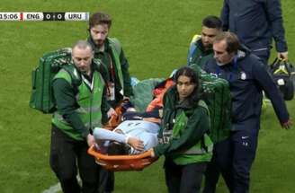 Piquerez em ação pelo Uruguai contra Inglaterra –