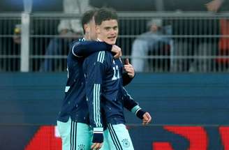 Wirtz em ação contra a Suíça. Alemão comeu a bola: Afinal, foram dois gols e duas assistências neste 4 a 3 .