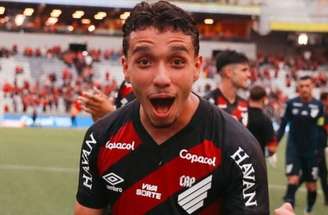 Chiqueti renovou com o Furacão nesta semana —