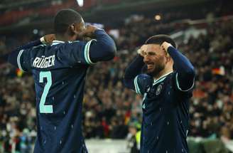 Jogadores de Alemanha e Gana em disputa de bola na Data Fifa de março –