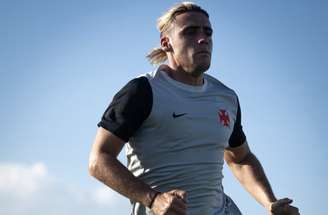 Spinelli soma dois gols com a camisa do Vasco –