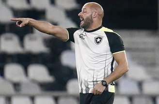 Franclim Carvalho chega ao Botafogo com a missão de evitar o rebaixamento –