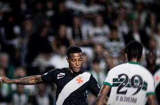 Tchê Tchê marca para o Vasco –