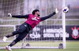Tchoca desfalcou o Corinthians em treino nesta sexta –