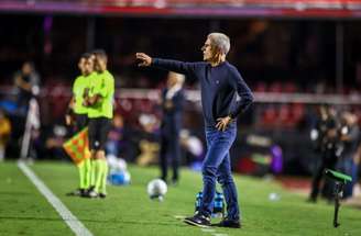 Luís Castro comenta a situação dos lesionados e dúvidas para o jogo contra o Remo –