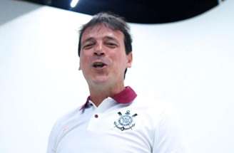 Corinthians oficializa Diniz –