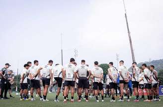 Jogadores do Santos em treino no CT Rei Pelé –