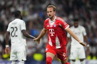 Mbappé e Olise em disputa de bola nas quartas de final da Champions, no Bernabéu –