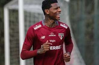 Paulo Pezzolano tem jogadores disponíveis, mas busca outros para aderir à defesa colorada –