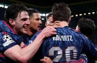 Em má fase, Odegaard volta a passar zerado em jogos do Arsenal –