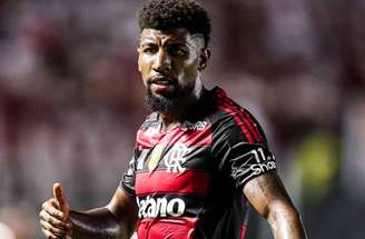 Lateral em campo pelo Flamengo –