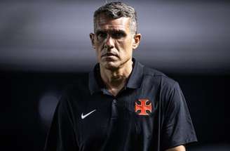 Bruno Lazaroni não ficou à beira do campo contra Barracas Central –