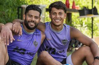 Jovens da base, como o filho do Hulk, participaram das atividades no CT do Atlético –