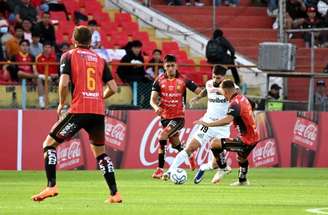 Santos teve oportunidades, mas faltou caprichar para balançar as redes –