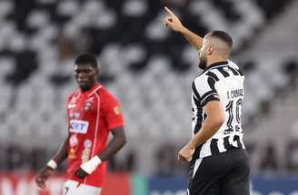 Arthur Cabral saiu do banco para dar empate ao Botafogo contra o Caracas (VEN) –