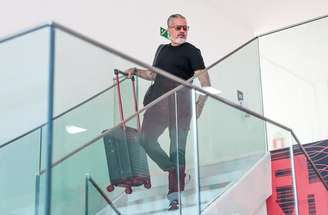 Ayrton Lucas tem oscilado e vive um momento de incerteza no Flamengo –