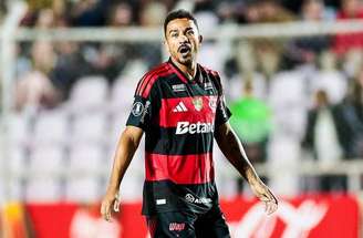 Danilo foi titular do Flamengo na vitória sobre o Cusco (PER) –