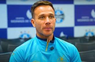 Arthur retornou aos treinos após lesão no último Gre-Nal, em 11 de março – Lucas Uebel/Grêmio FBPA