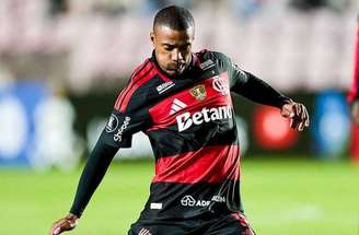 Evertton Araújo vem ganhando a titularidade no Rubro-Negro –