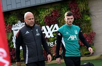 Jogadores do Liverpool durante treinamento da equipe –