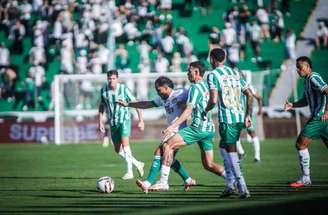 Juventude se impõe. Assim,  vence o Goiás.