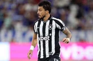 Alex Telles é um dos líderes do Botafogo –