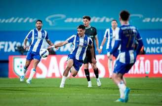 Estoril e Porto mediram forças neste domingo (12), pela 29ª rodada do Campeonato Português –