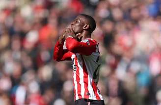 Sunderland, em casa, vence o desesperado Tottenham.