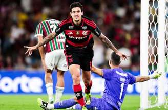 Pedro estava iluminado no Fla-Flu. Fez dois gols, um deles antológico. Fotos: Gilvan de Souza/Flamengo