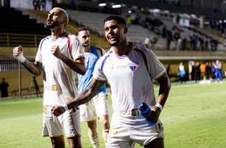 Jogadores do Fortaleza comemoram gol de Miritello, o da vitória do Tricolor cearense no ABC Paulista –