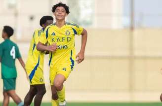 Momento do golaço de falta marcado por Cristiano Ronaldo Júnior –