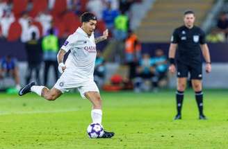 Roberto Firmino em ação na partida contra o Al Hilal –