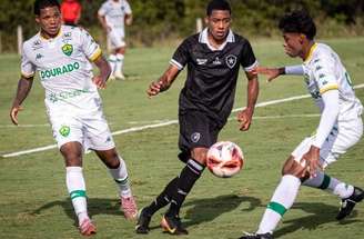 Chuveirinho que não deu em nada! Botafogo anda mal das pernas no Sub-20 –