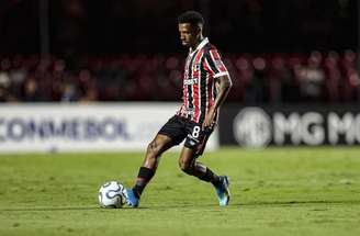 Marcos Antônio sente a coxa, é substituído e preocupa o São Paulo –