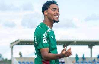Allan Barcellos estreia com goleada à frente do Palmeiras –