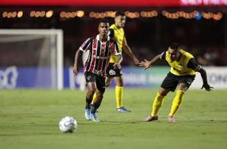 Marcos Antônio acabou sendo substituído ainda no primeiro tempo do duelo do São Paulo na Sula –