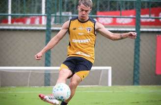 Igor Felisberto começa a ganhar espaço no profissional do São Paulo –