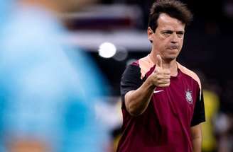 Diniz exalta vitória do Corinthians e explica repetição de time –