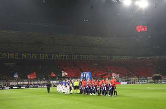 Jogadores de Milan e Internazionale antes de clássico de Milão, em março de 2026 - 