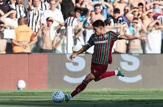 O atacante Castillo  e o zagueiro Millán são os mais “novos”, com menso de dois meses de Fluminense – Lucas Merçon/Fluminense