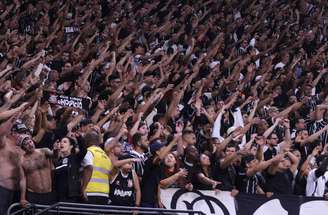 Torcida do Corinthians conquista Jesse Lingard –